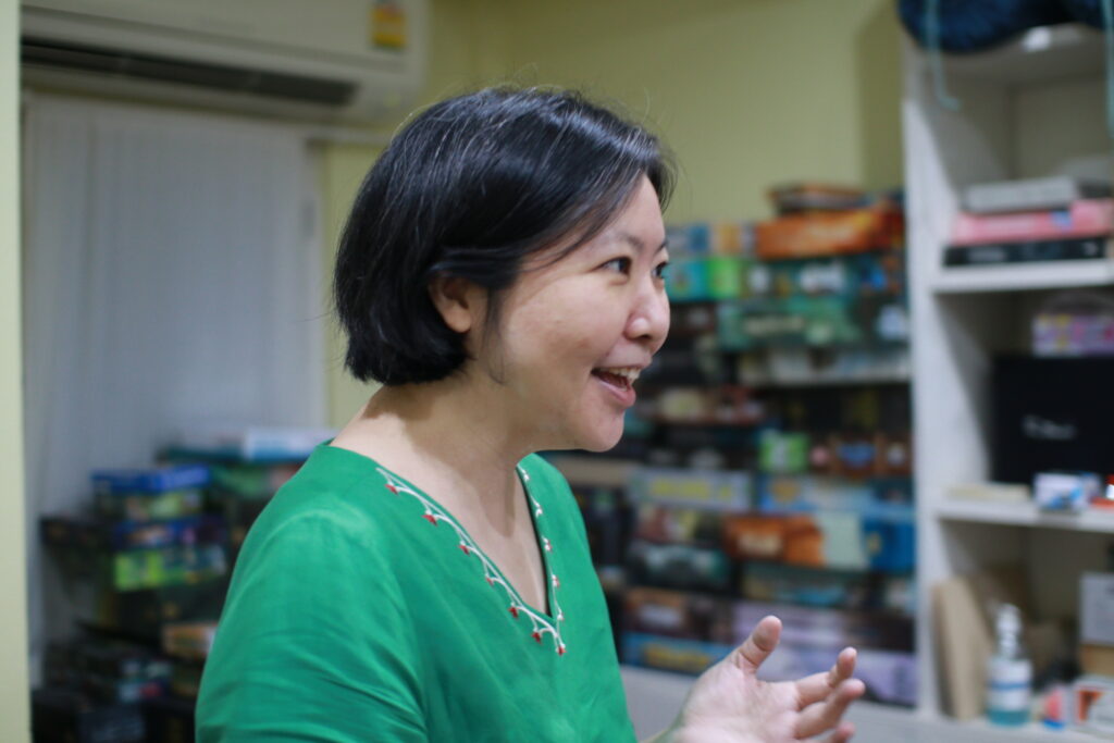 สฤณี อาชวานันทกุล บอร์ดเกม บอกตัวตน บอกสังคม